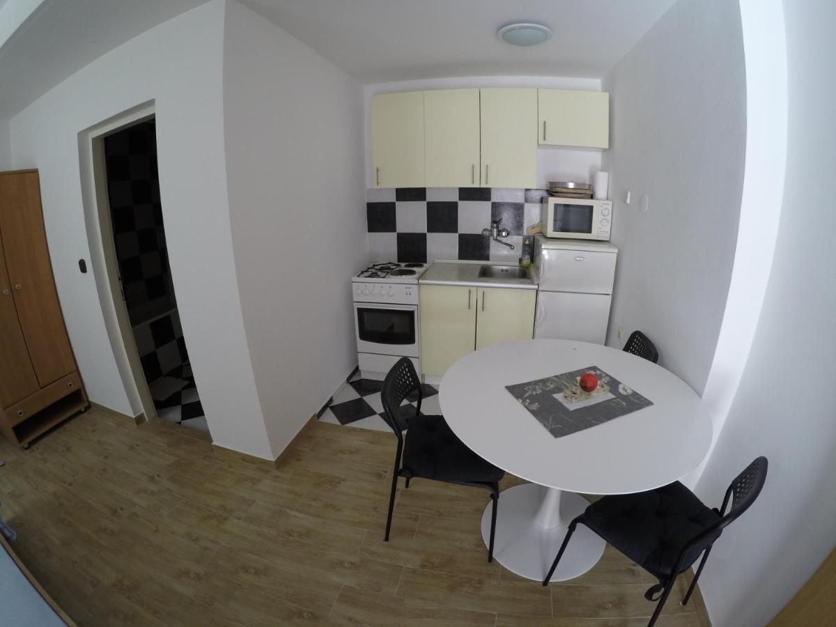 Apartments And Rooms By The Sea Bibinje, Zadar - 6199 Ngoại thất bức ảnh