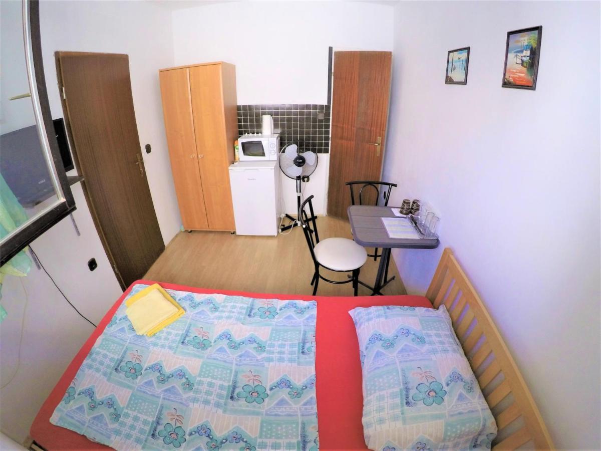 Apartments And Rooms By The Sea Bibinje, Zadar - 6199 Ngoại thất bức ảnh