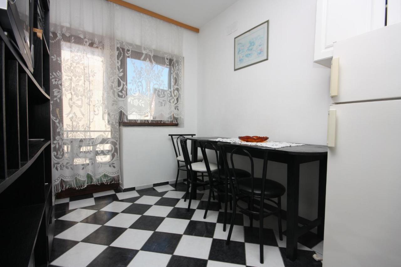 Apartments And Rooms By The Sea Bibinje, Zadar - 6199 Ngoại thất bức ảnh